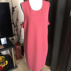 Gorgeous salmon color sleeveless dress 👗